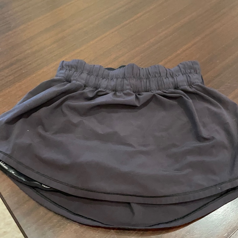 FOR SALE- lululemon skort!! size 2! good condition!!!